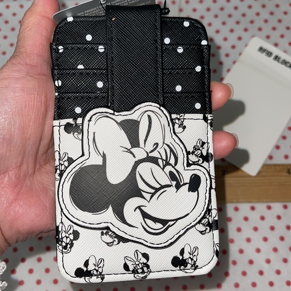 AUTHENTIC DISNEY MERCHANDISE—MINNIE MOUSE CREDIT CARD/ID wallet - Picture 6 of 10